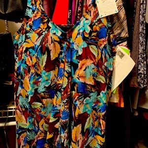 Cute swim top! Flowy comfy..